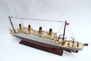 Gia Nhien CS0003L-80 ahşap RMS Titanic yapılmış maket