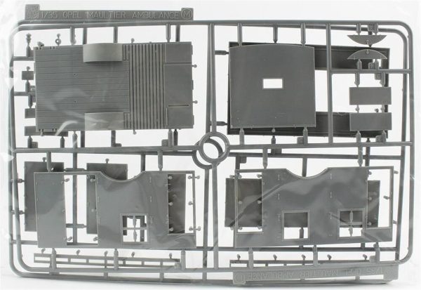 Sd.Kfz.3 Yarı Paletli Ambülans Plastik Model Kiti