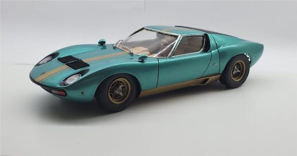 Lamborghini Miura P400 SV