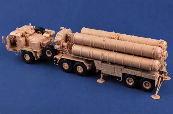 HobbyBoss 85517 Rus BAZ-64022 Taşıyıcısı ile 5P85TE2 TEL S-400 Füze sistemi - Görsel 4