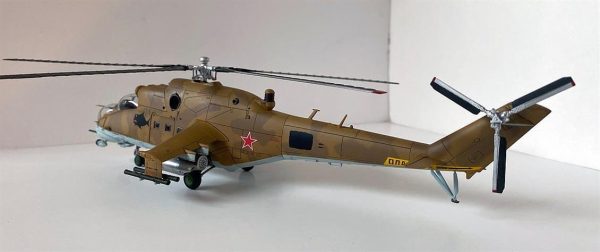 HobbyBoss 87220 Mi-24V Hind-E - Görsel 4