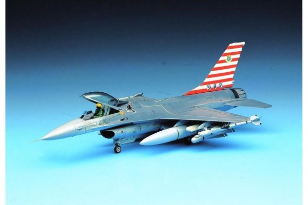Academy 12444 1/72 F-16A Fighting Falcon - Görsel 4
