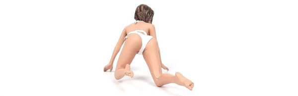 American Diorama AD76363 1/24 Araba Yıkayan Bikinili Kız Figürü - Görsel 3