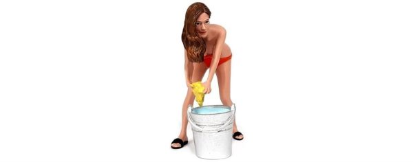 Araba Yıkayan Bikinili Kız (Cindy) Sergilemeye Hazır Plastik Figürü with water bucket