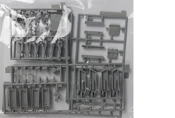 T 34/85 Tankı ve Mücahit Figürleri Demonte Plastik Maket Seti
