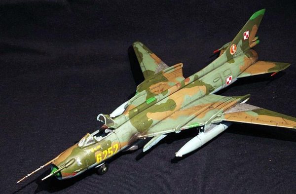 Mistercraft D013 1/72 Su-20R - Görsel 4