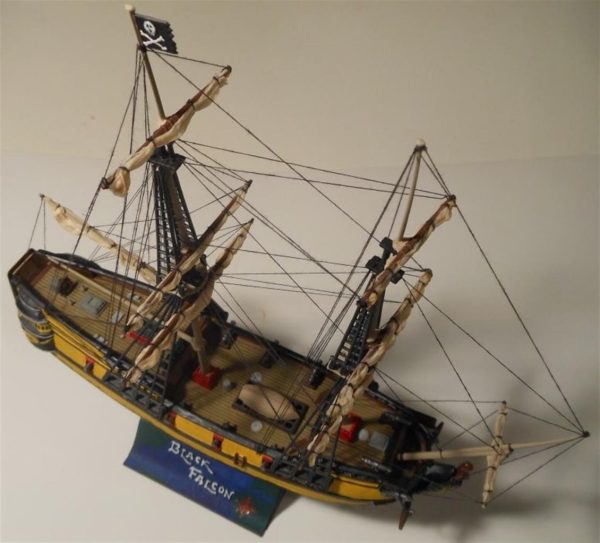 Mistercraft F061 0 Kara Şahin Korsan Gemisi - Görsel 3