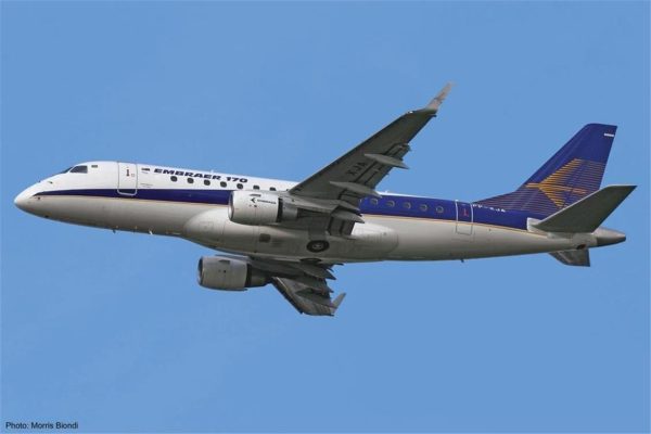 Embraer 170 Demonstrator Yolcu Uçağı Plastik Model Kiti