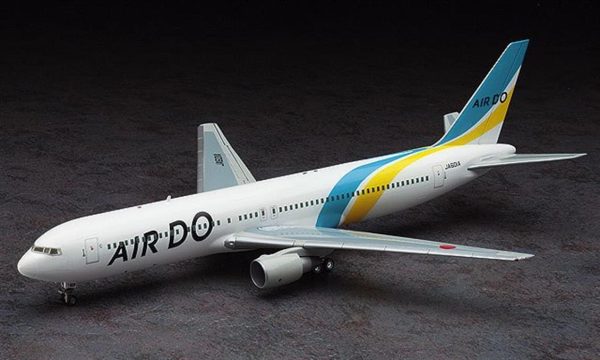 Boeing 767-300 AIR DO Yolcu Uçağı Plastik Model Kiti