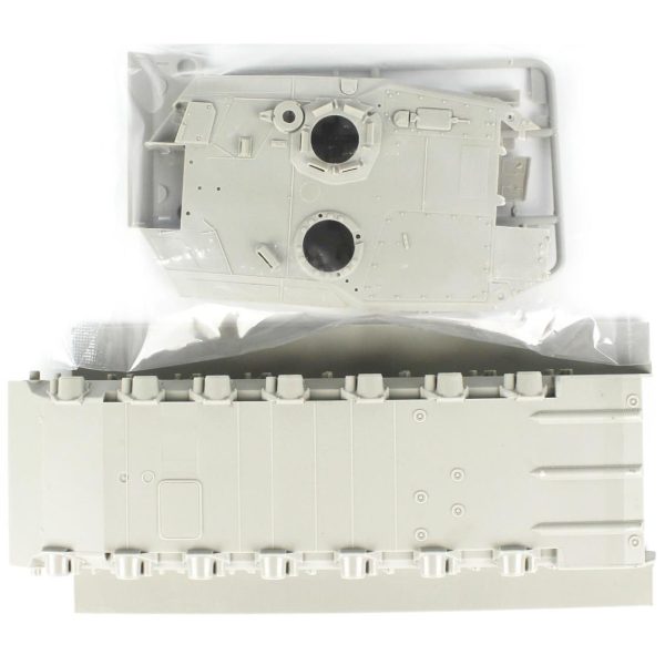 HobbyBoss 82401 1/35 German Leopard 2A4 Tank - Görsel 4
