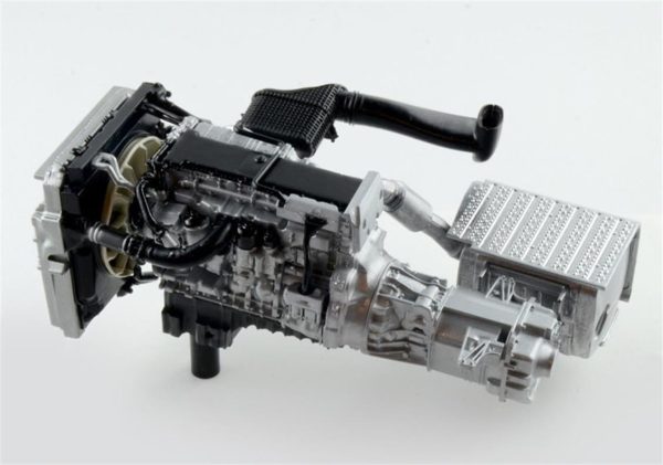Italeri 3905S MB Actros MP4 GigaSpace Çekici - Görsel 4