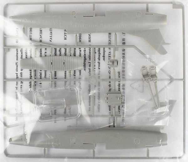F-100C Super Sabre Savaş Uçağı Plastik Model Kiti