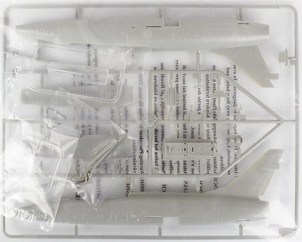F-100F Super Sabre Savaş Uçağı Plastik Model Kiti