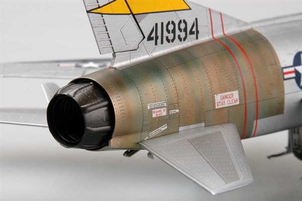 Trumpeter 02838 1/48 F-100C Super Sabre - Görsel 4