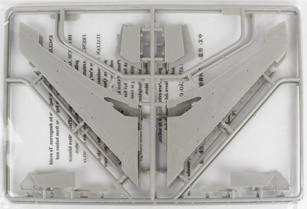 F-100F Super Sabre Savaş Uçağı Plastik Model Kiti