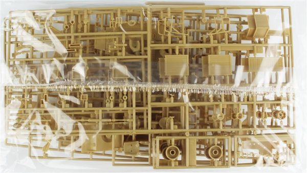 Hasegawa SP473 52273 1/24 Ölçek, Pkw.K1 Kübelwagen Type 82 (Balloon Tire) w/Blonde Girl's Figure, Plastik Model Kiti - Görsel 4